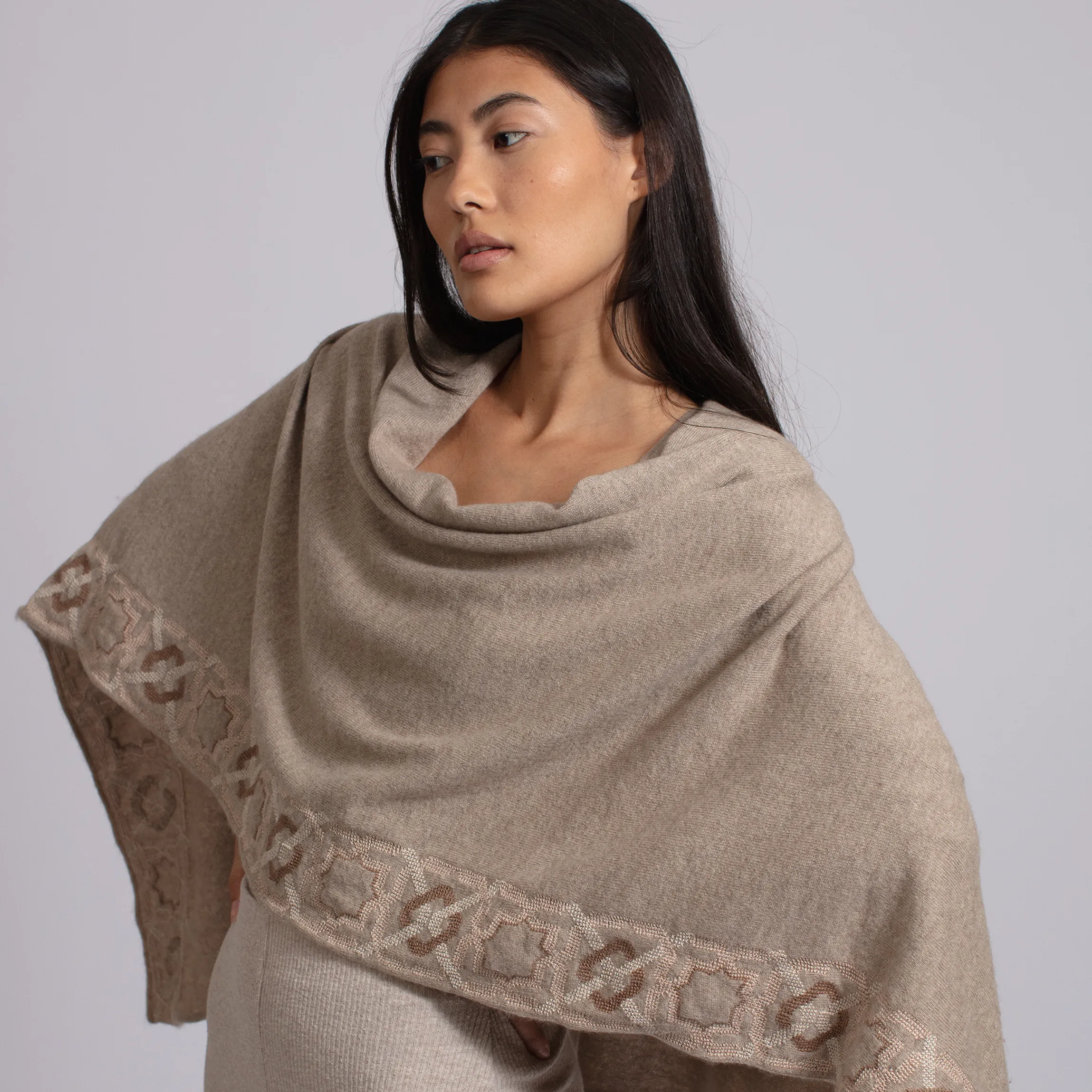 BEIGE CASHMERE PONCHO