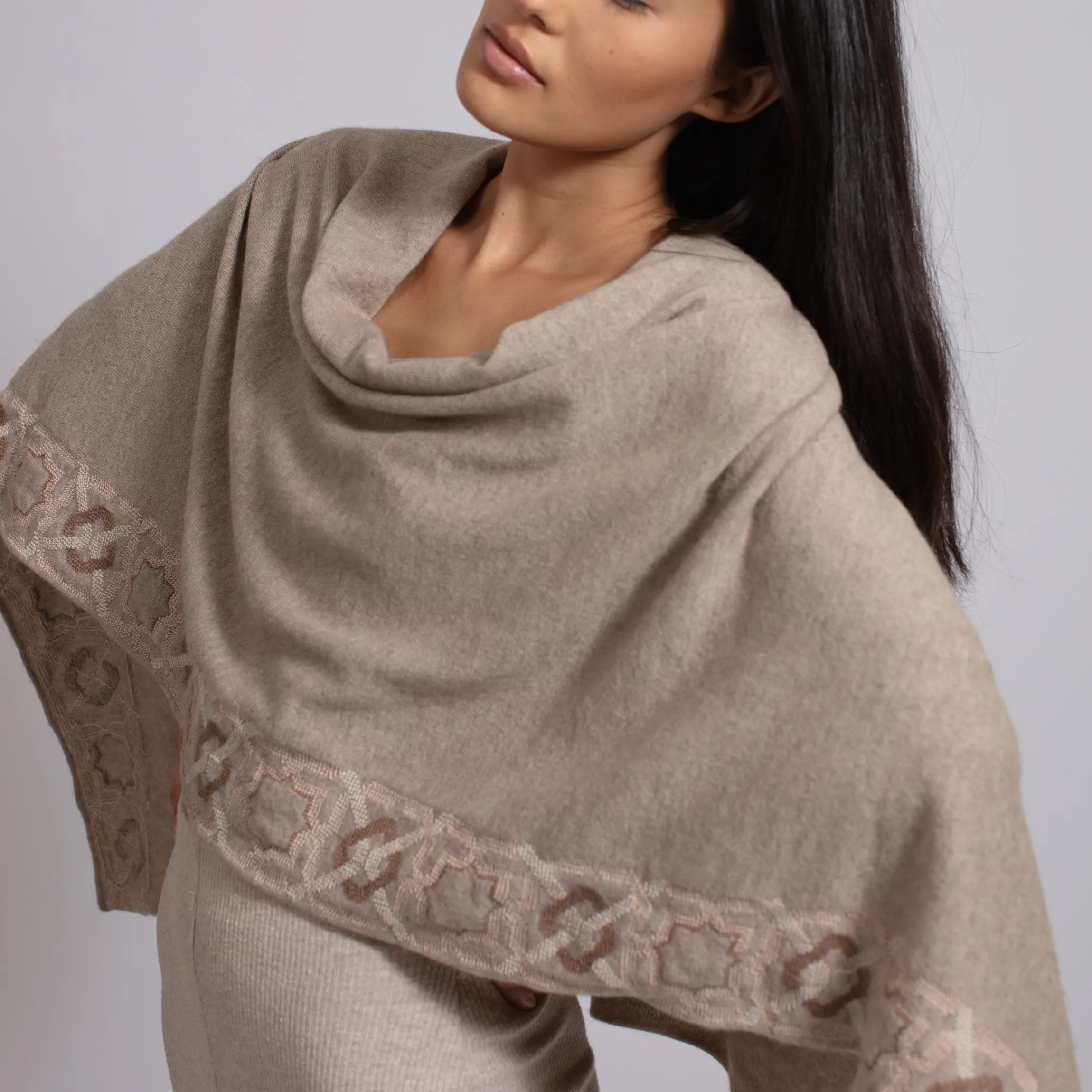 BEIGE CASHMERE PONCHO