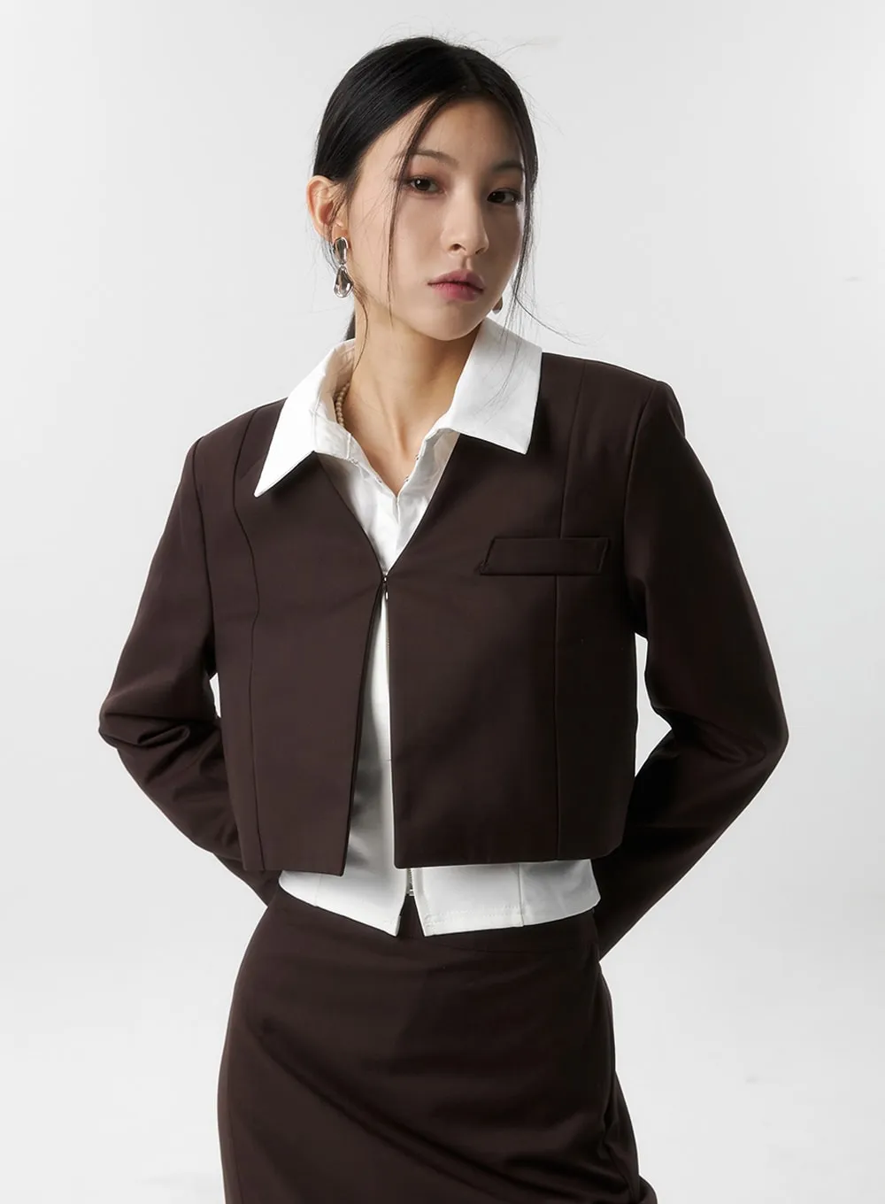 Collarless Cropped Blazer IS315