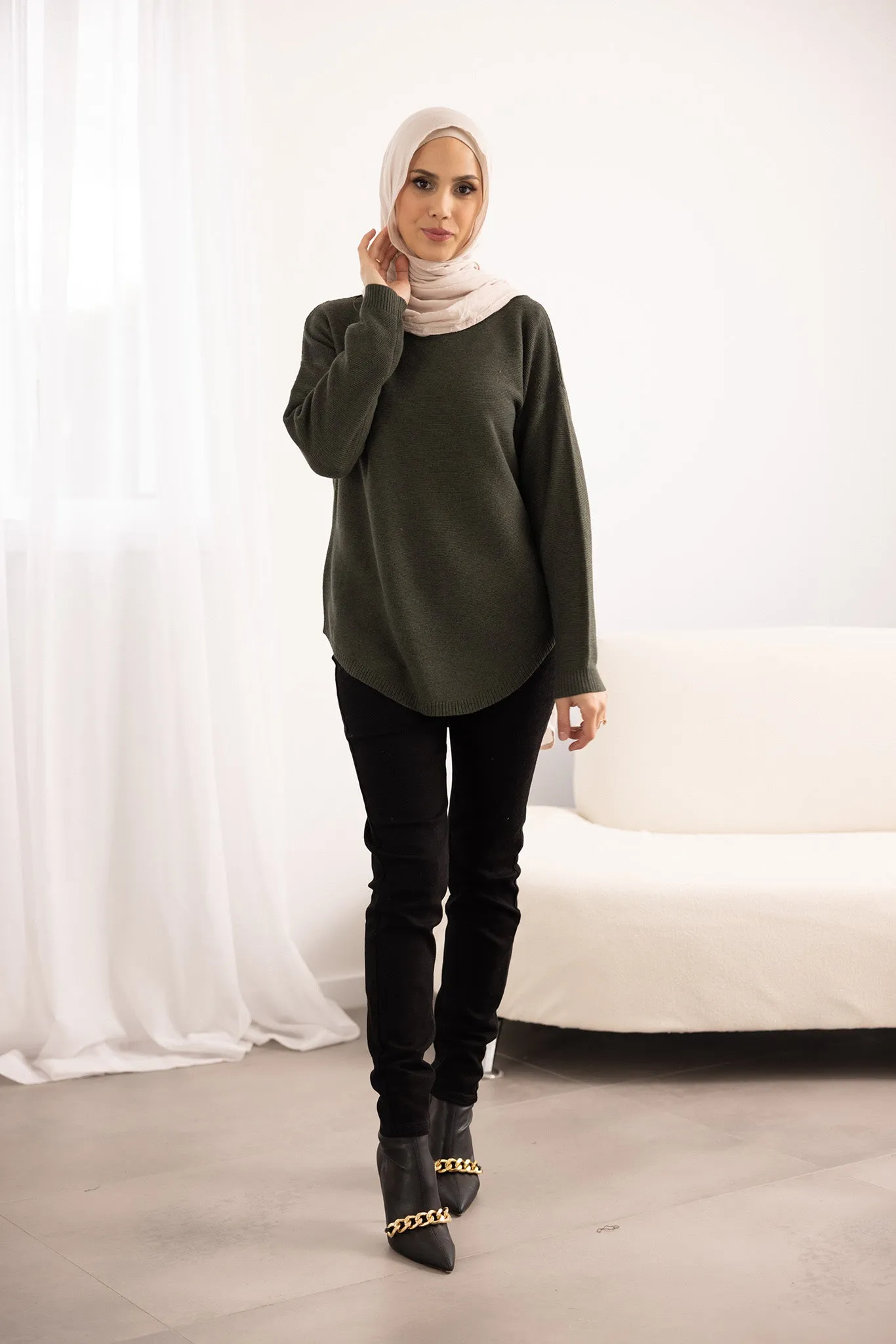 Curved Hem Pullover Knit Top - Dark Shades