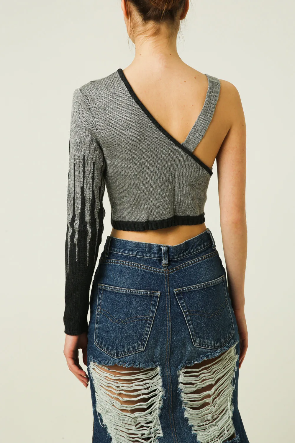 Denim skirt with cut side seams