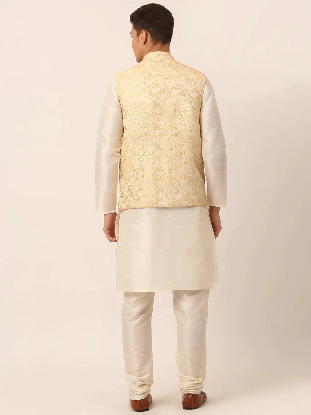 Men'S Solid Kurta Pyjama With Golden Floral Embroidered Nehru Jacket