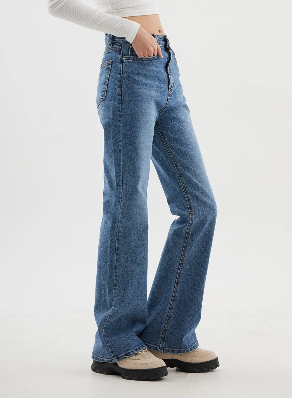 Slim Fit Bootcut Jeans CJ311