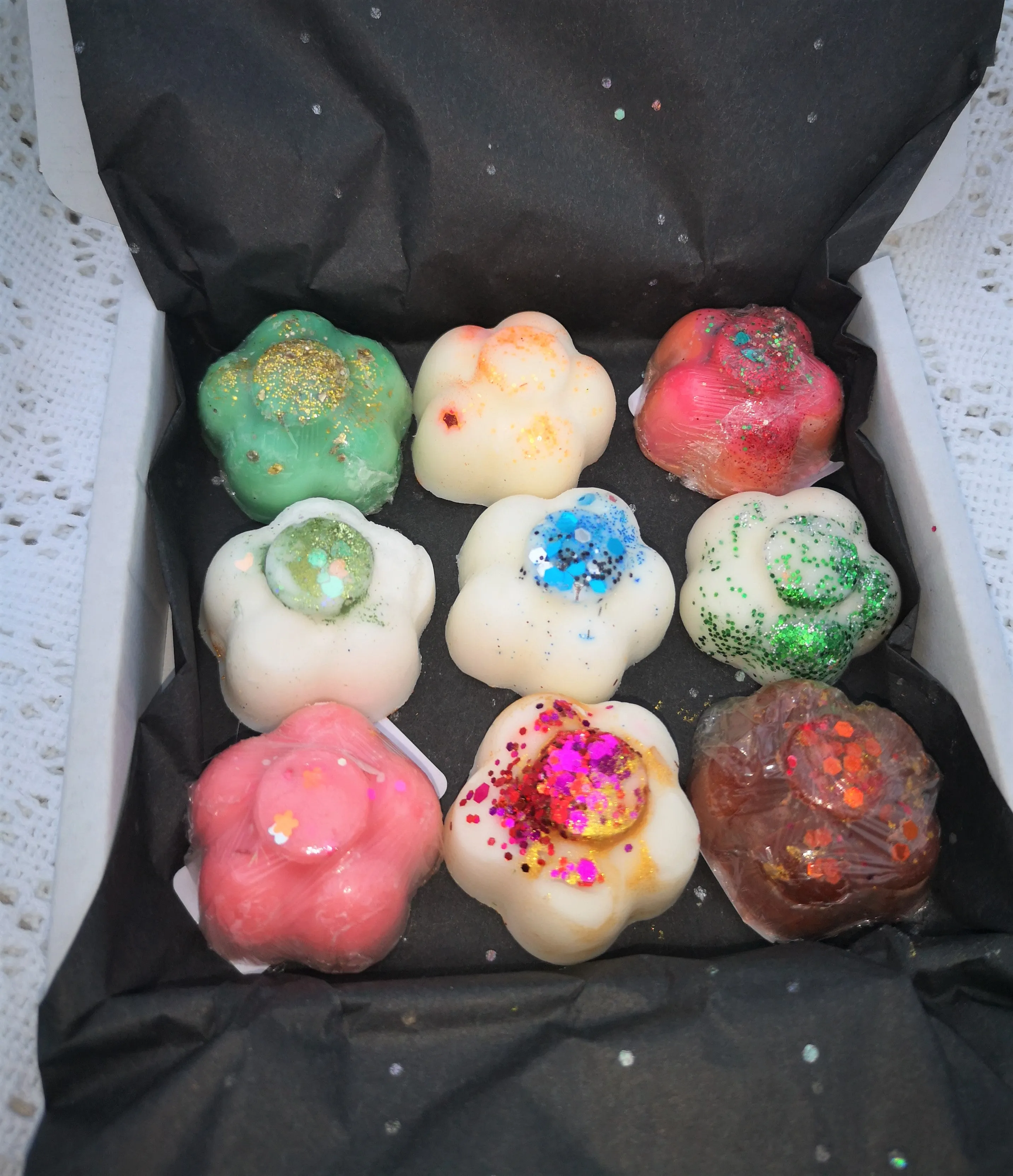 The Spirit of Christmas 9  seasonally scented  mini melts, sample box.