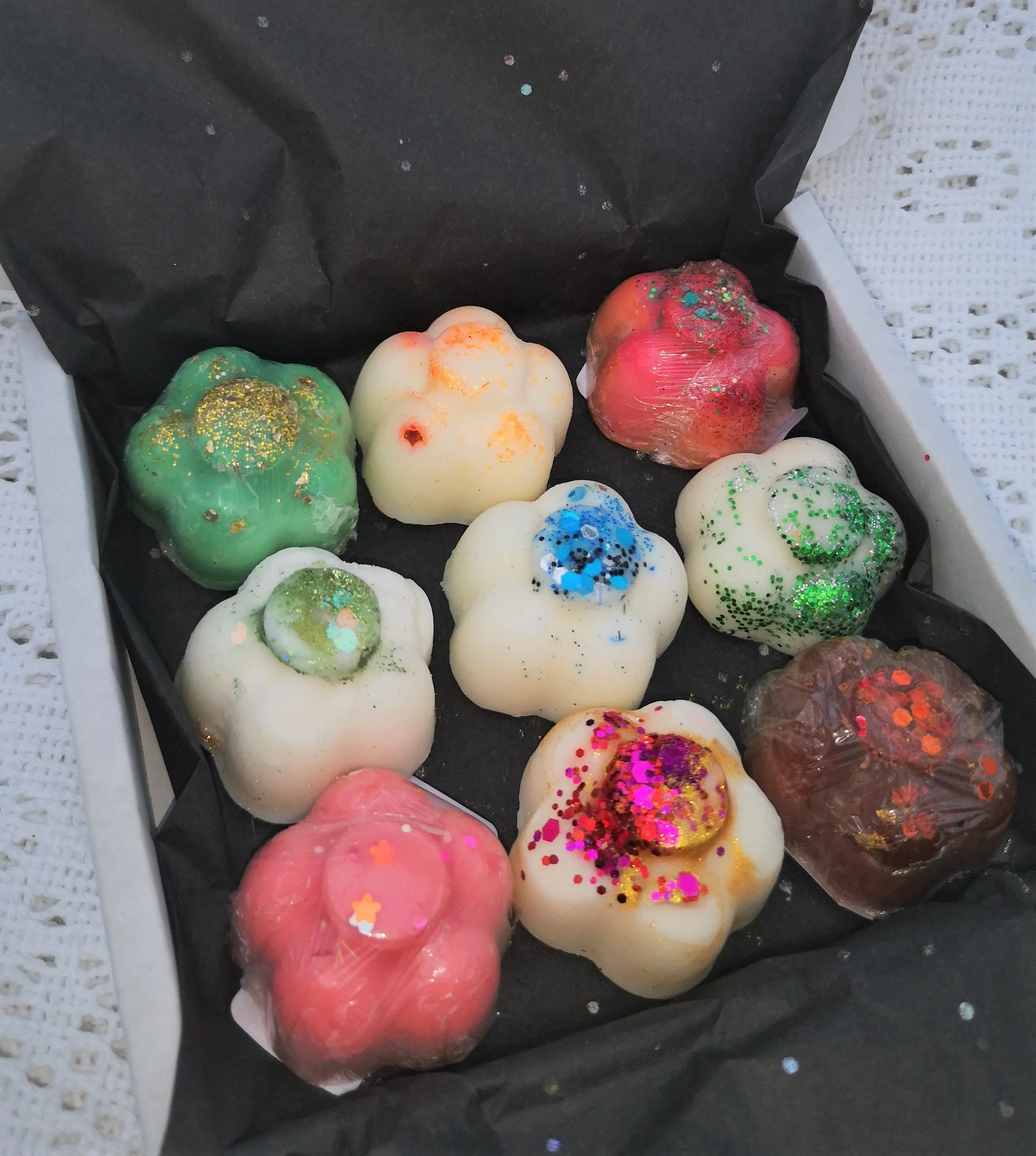 The Spirit of Christmas 9  seasonally scented  mini melts, sample box.