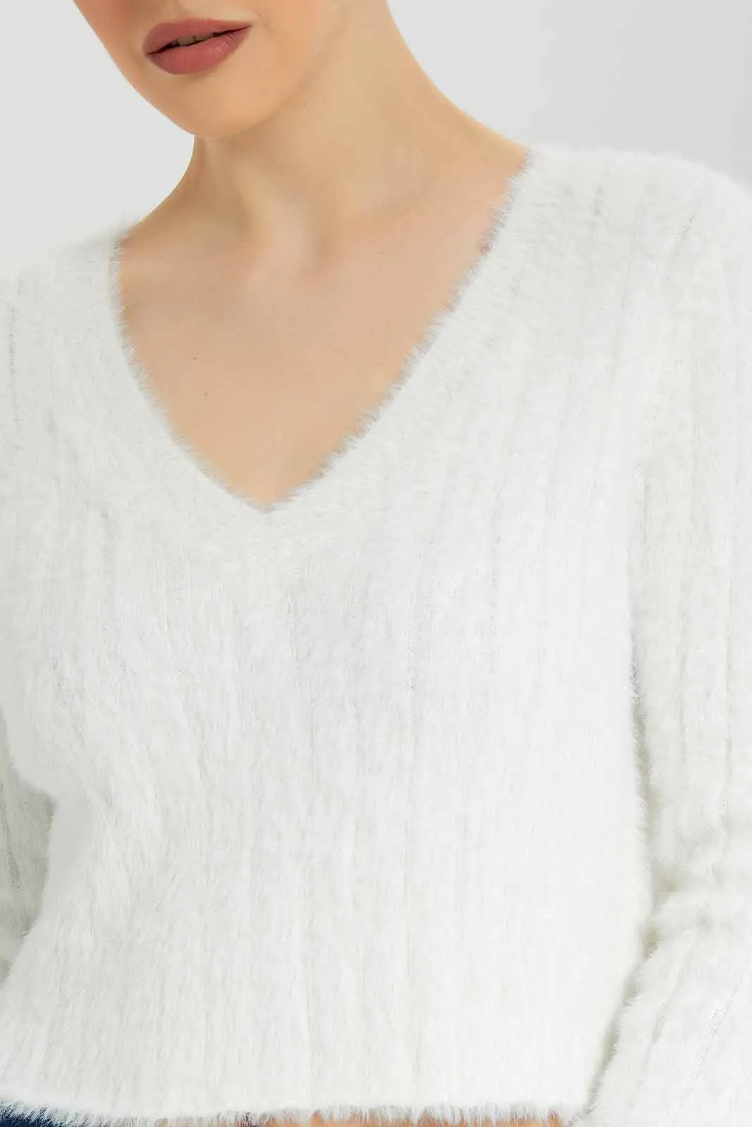 Women Ivory V-Neck Knitted Pullover